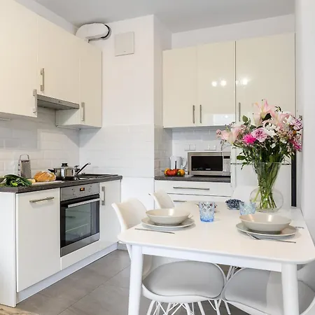 Lägenhet P&o Siedmiogrodzka - Close To Rondo Daszynskiego Metro Station Warszawa